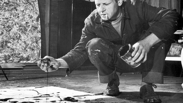 Jackson Pollock, trabajando en su estudio - Archivo