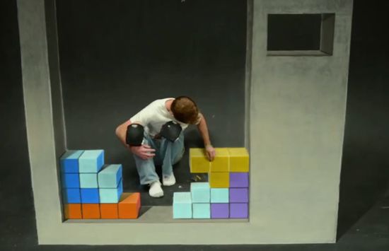 http://chriscarlsonco.tumblr.com/post/47032201431/tetris-stop-motion-animation-soft-pastel-chalk-on